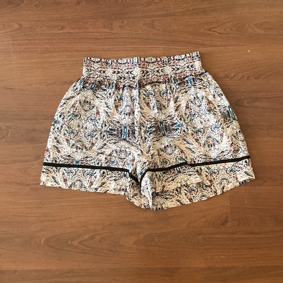 Cute suit from the brand BCBGeneration. - Picture 4 of 6